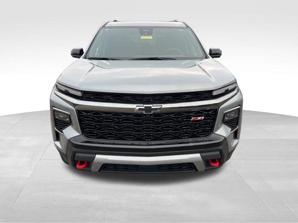 2025 Chevrolet Traverse Z71 photo 2