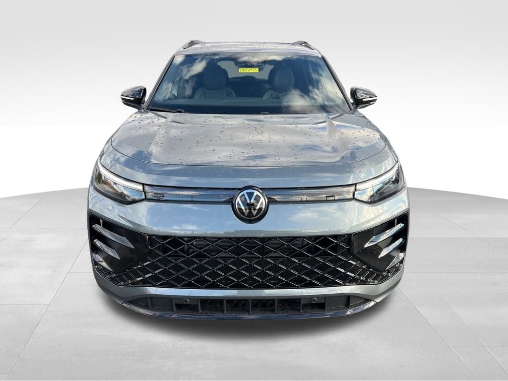 New 2026 Volkswagen Tiguan 2.0T SE R-Line Black SUV