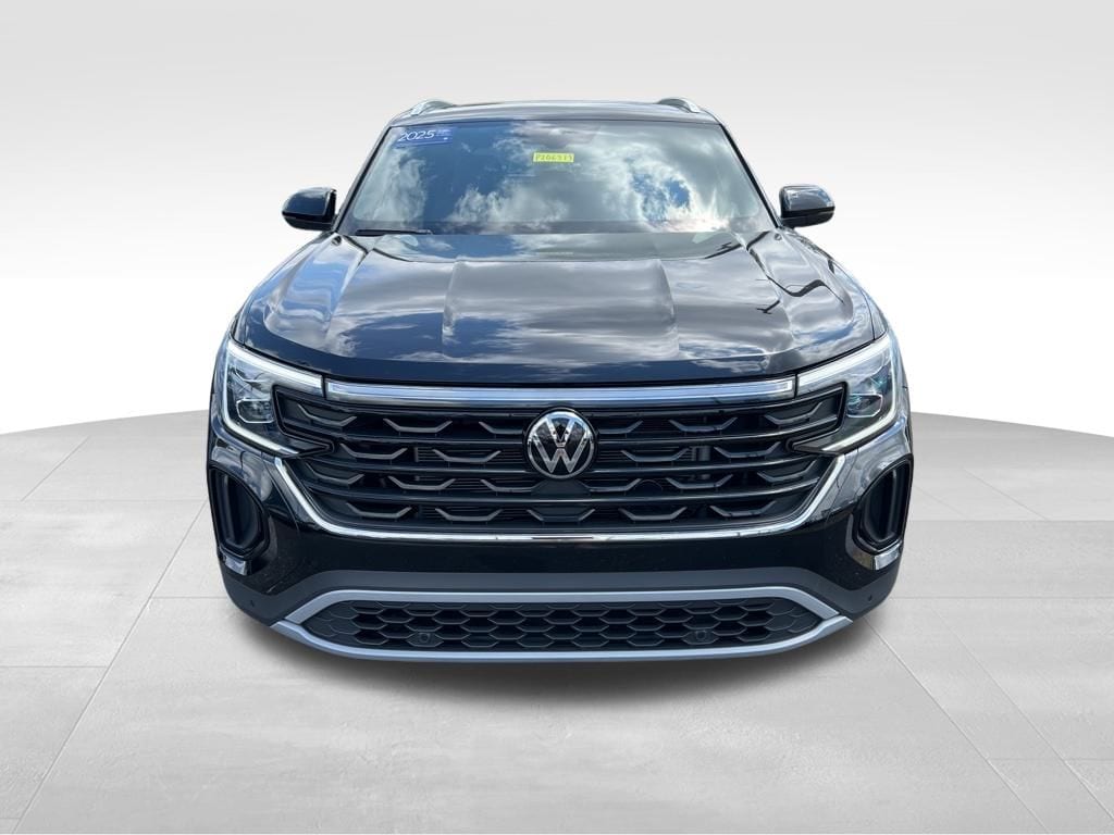 Certified 2025 Volkswagen Atlas Cross Sport 2.0T SE w/Technology SUV