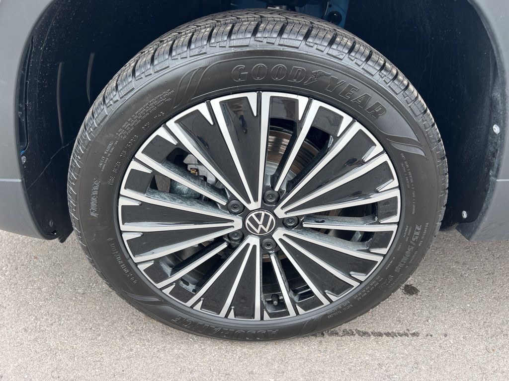 2026 Volkswagen Taos SE - Photo 8