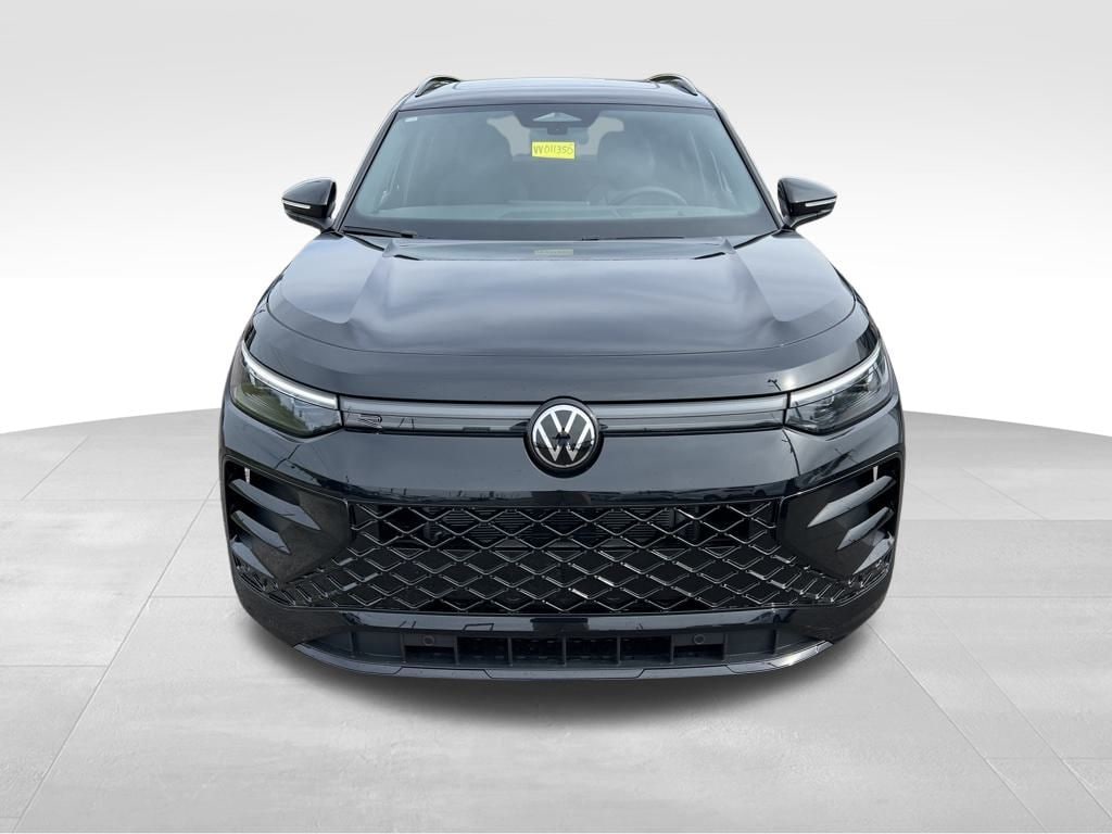 New 2026 Volkswagen Tiguan SE R-Line Black SUV