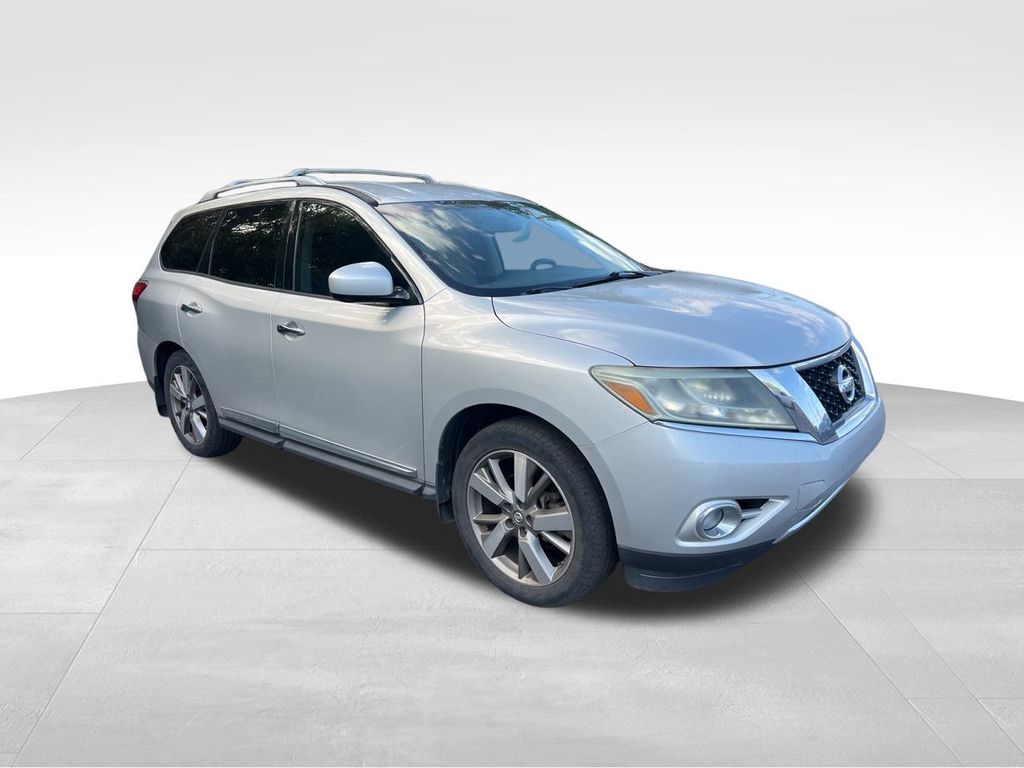2014 Nissan Pathfinder Platinum photo 3