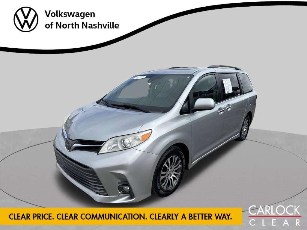 2020 Toyota Sienna XLE