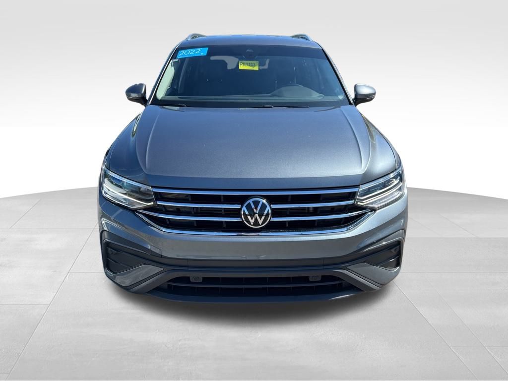 2022 Volkswagen Tiguan SE photo 2