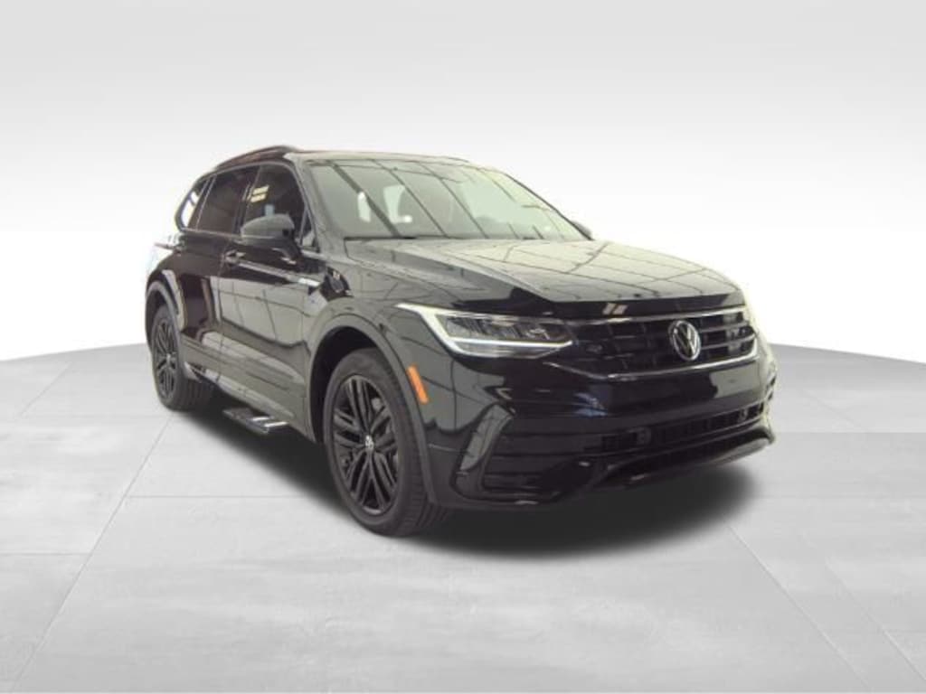Used 2022 Volkswagen Tiguan 2.0T SE R-Line Black SUV