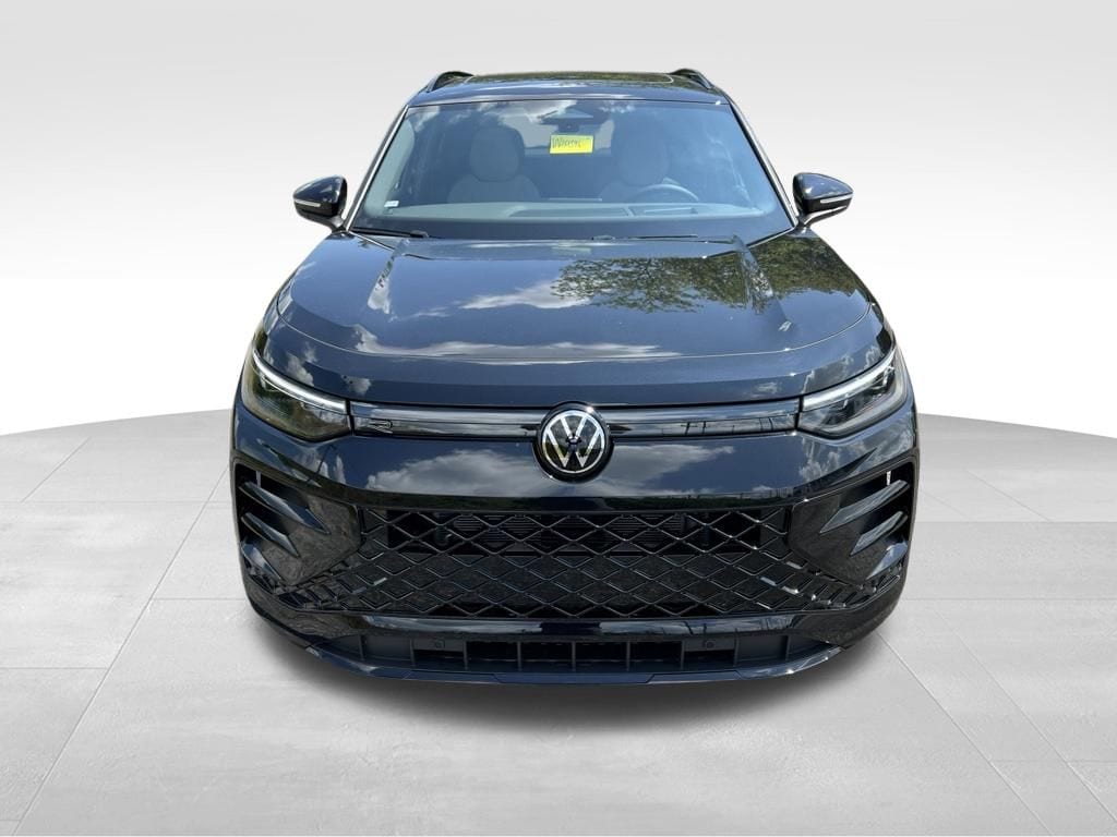 New 2026 Volkswagen Tiguan SE R-Line Black SUV