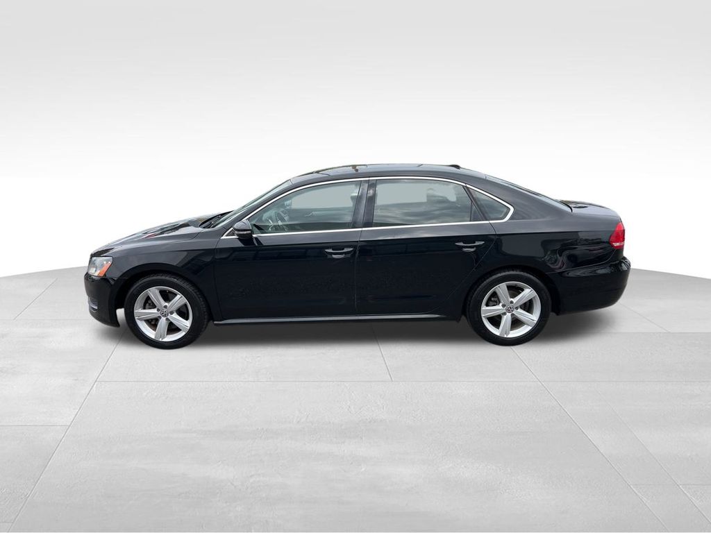 2012 Volkswagen Passat SE photo 3