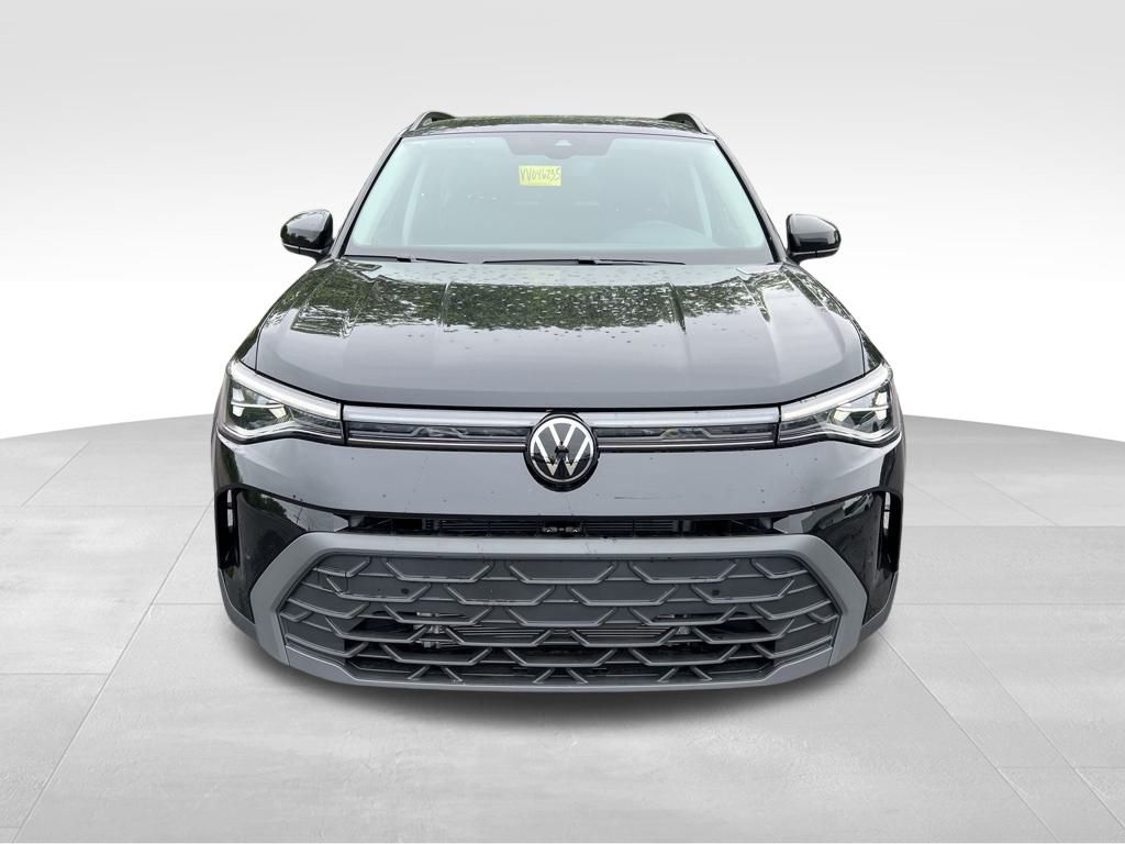 2025 Volkswagen Taos SE photo 2