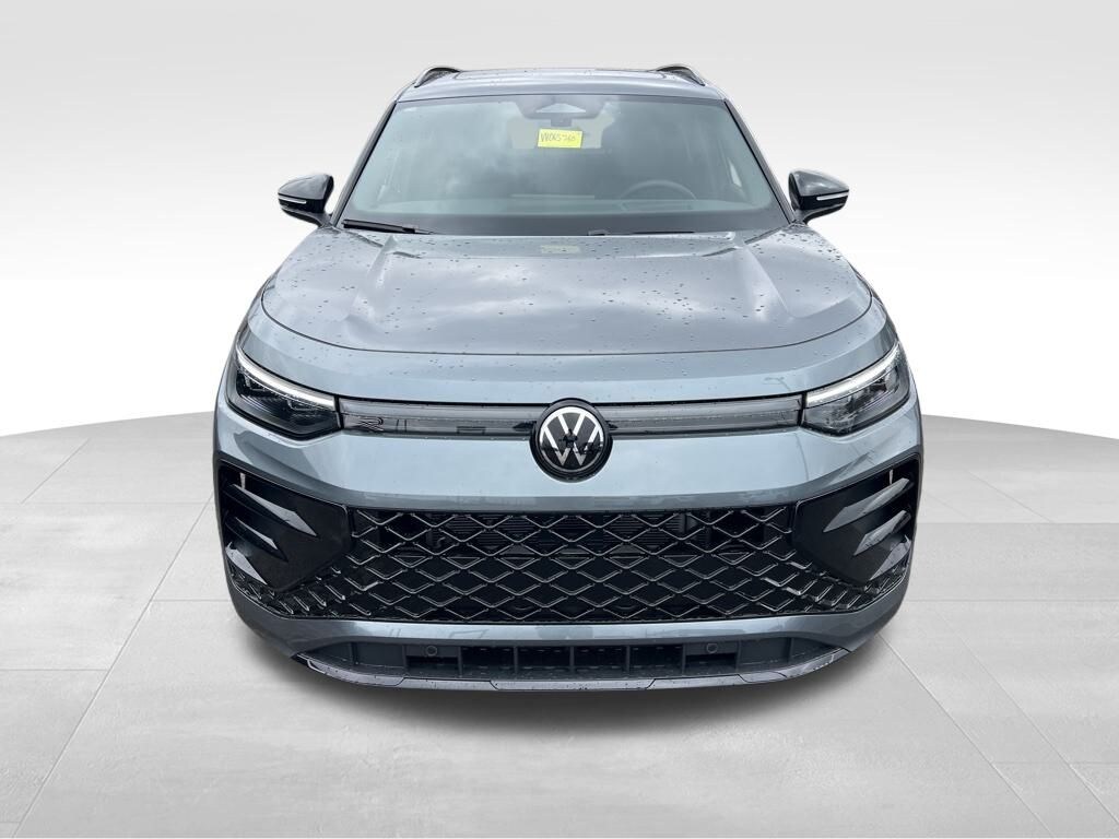 New 2026 Volkswagen Tiguan 2.0T SE R-Line Black SUV