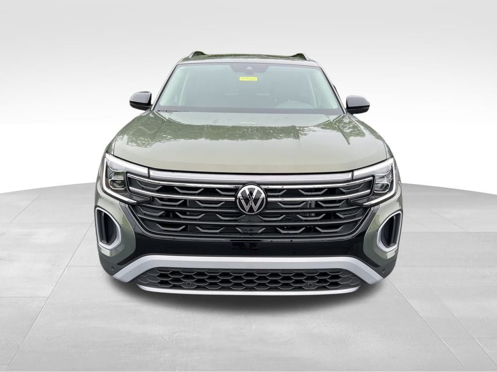 2025 Volkswagen Atlas Peak Edition SE photo 2