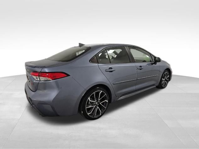 2022 Toyota Corolla SE photo 2