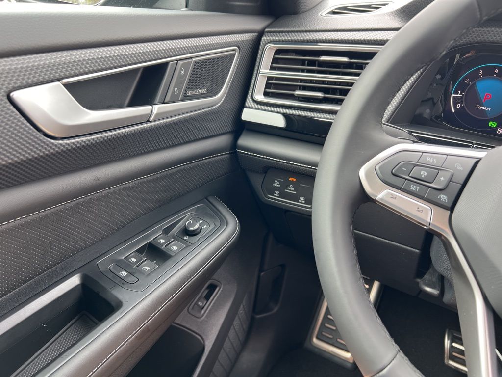 2026 Volkswagen Atlas Cross Sport SEL Premium R-LINE - Photo 19