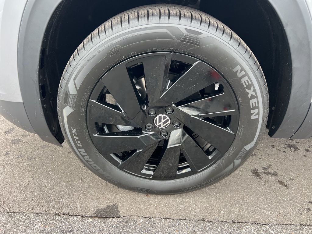 2026 Volkswagen Atlas SE w/Tech - Photo 8
