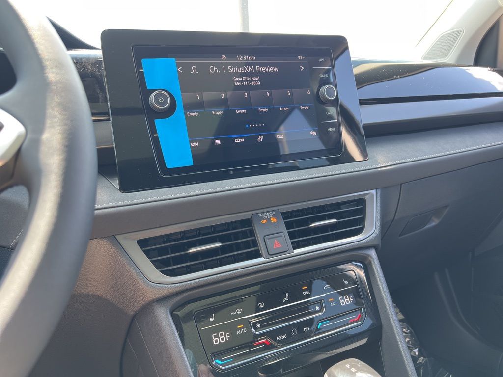 2025 Volkswagen Taos SE Black - Photo 20