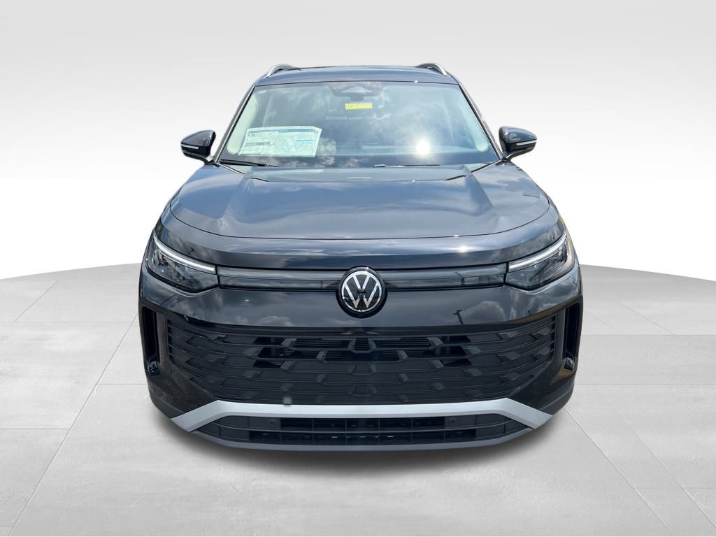 2025 Volkswagen Tiguan SE photo 2