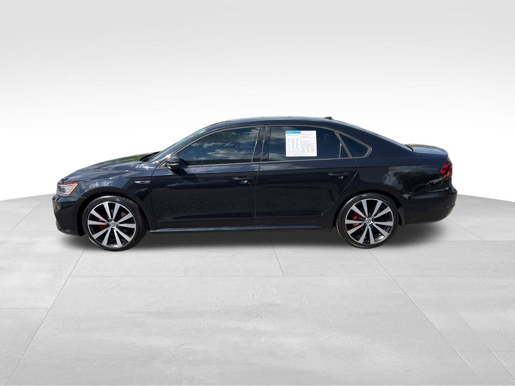 2018 Volkswagen Passat 3.6L V6 GT photo 3