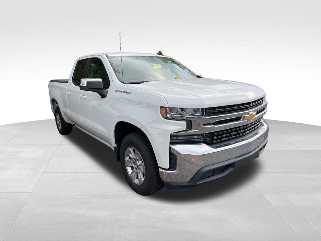 2019 Chevrolet Silverado 1500 LT photo 3