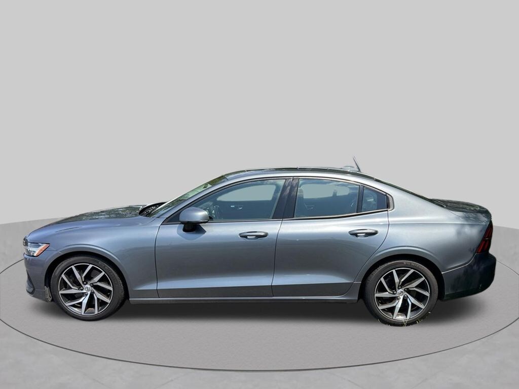 Used 2019 Volvo S60 T6 Momentum Sedan