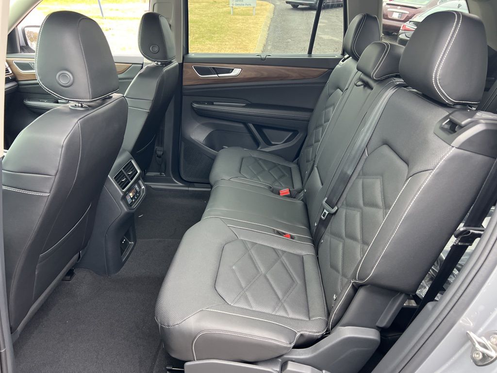 2026 Volkswagen Atlas SE w/Tech - Photo 25