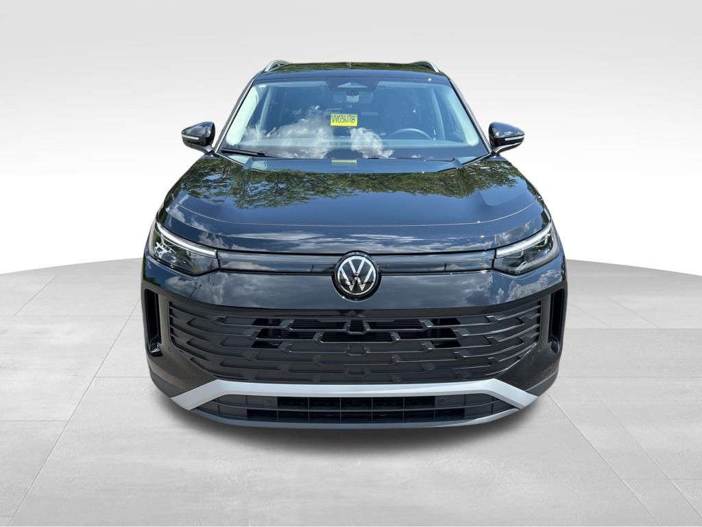 2025 Volkswagen Tiguan SE photo 2