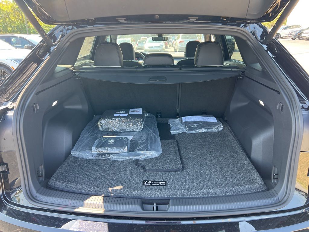 2026 Volkswagen Atlas Cross Sport SEL Premium R-LINE - Photo 14