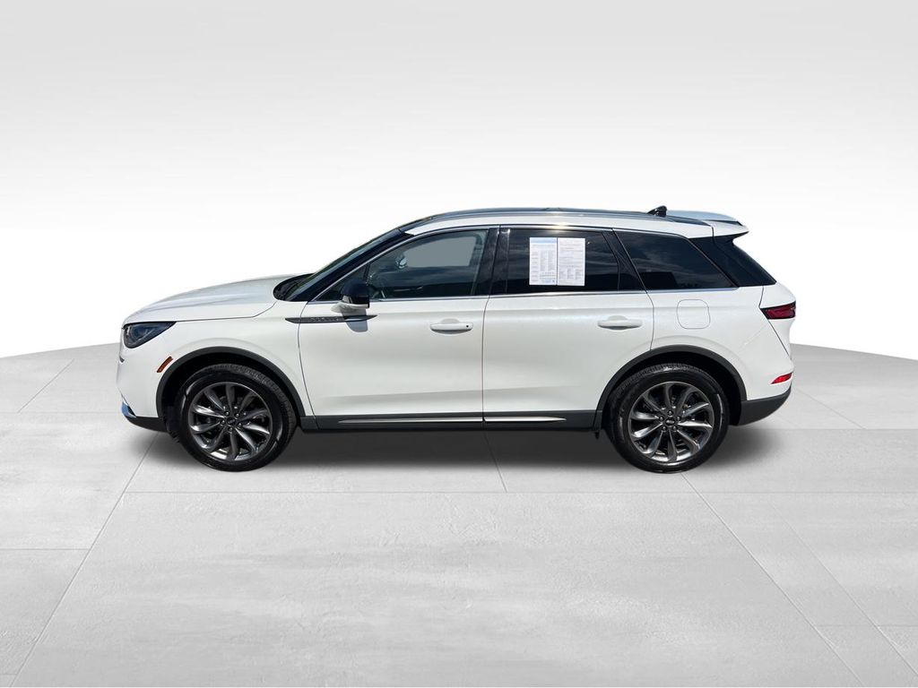 2021 Lincoln Corsair Standard photo 2