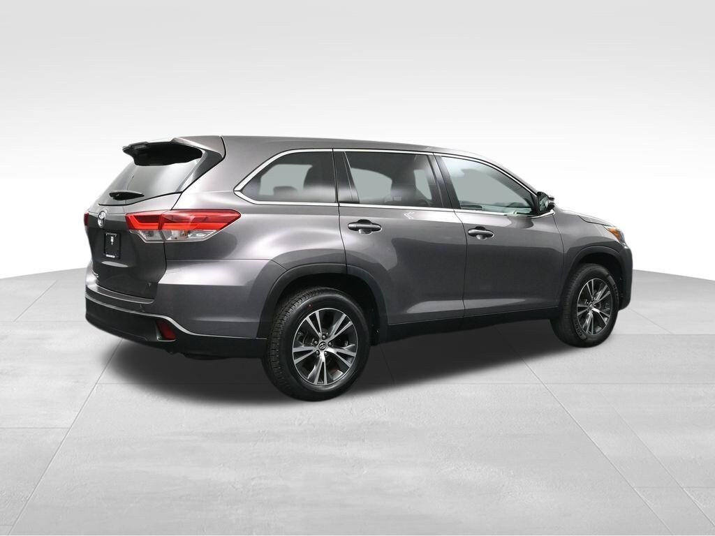Used 2019 Toyota Highlander LE I4 SUV