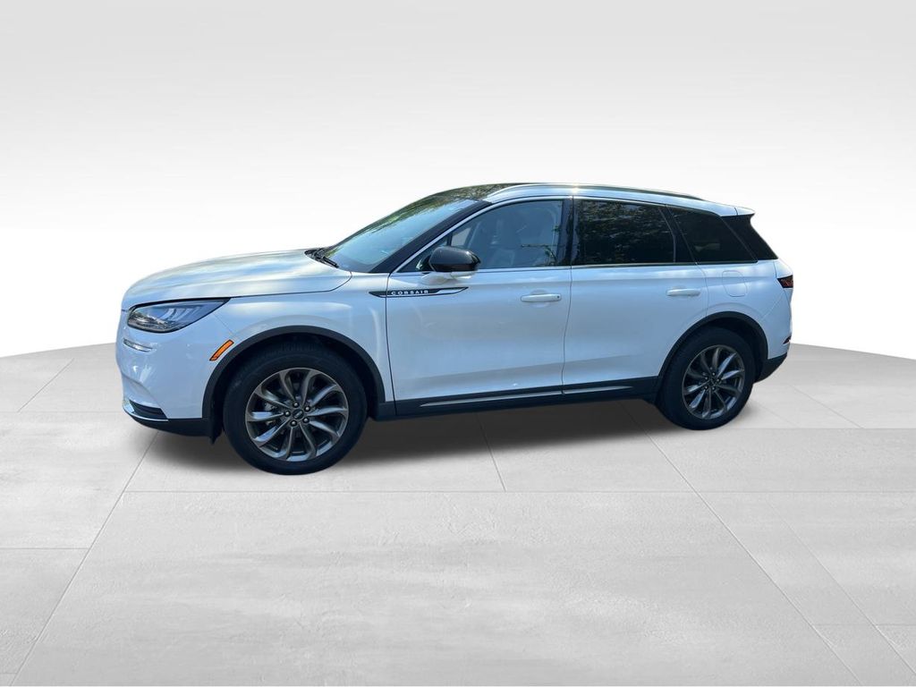 2021 Lincoln Corsair Standard photo 2