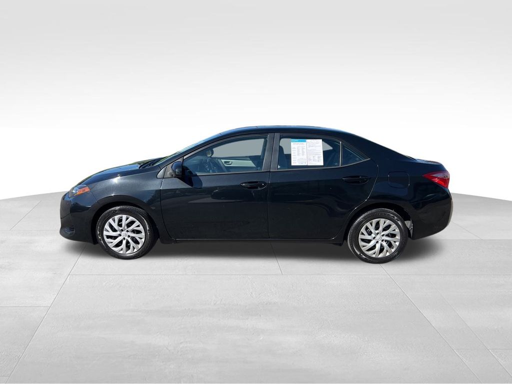 2018 Toyota Corolla L photo 3