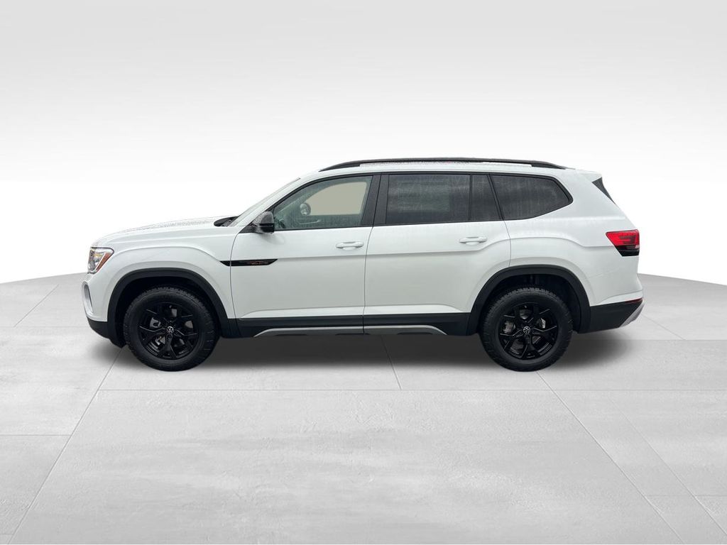 2026 Volkswagen Atlas Peak Edition SE photo 3