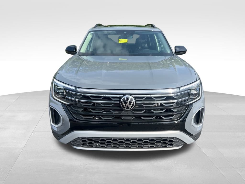 2025 Volkswagen Atlas Peak Edition SE photo 2