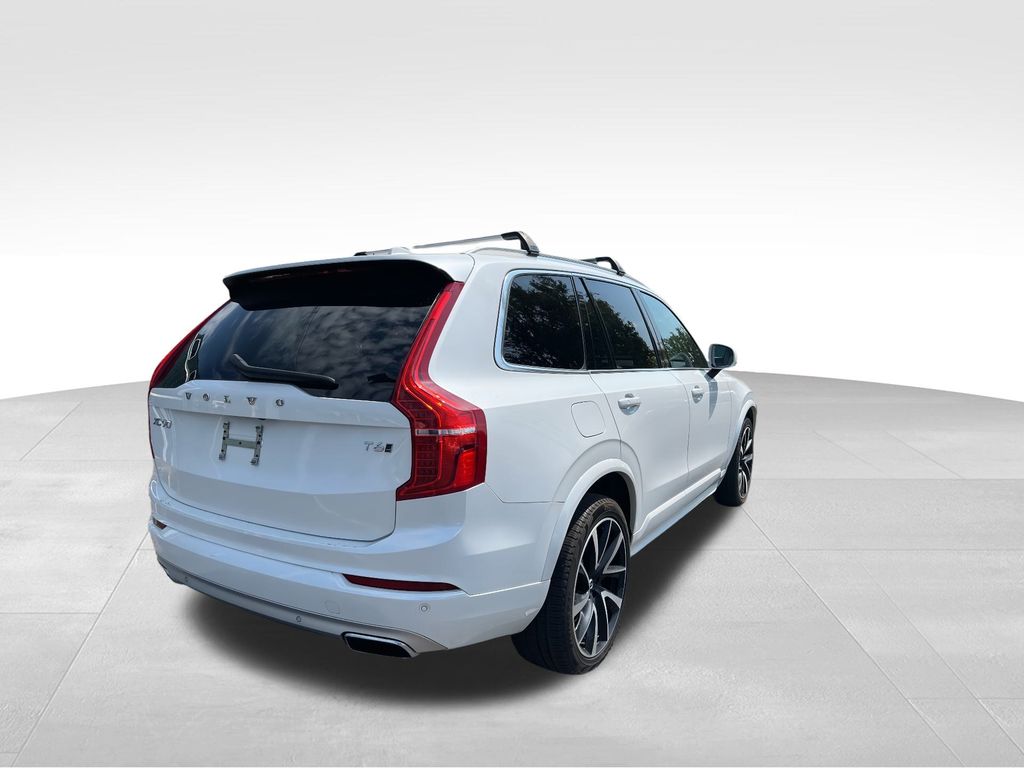 2021 Volvo XC90 T6 Momentum photo 2