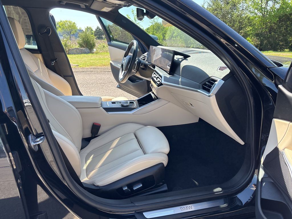2023 BMW 3 Series 330i - Photo 24
