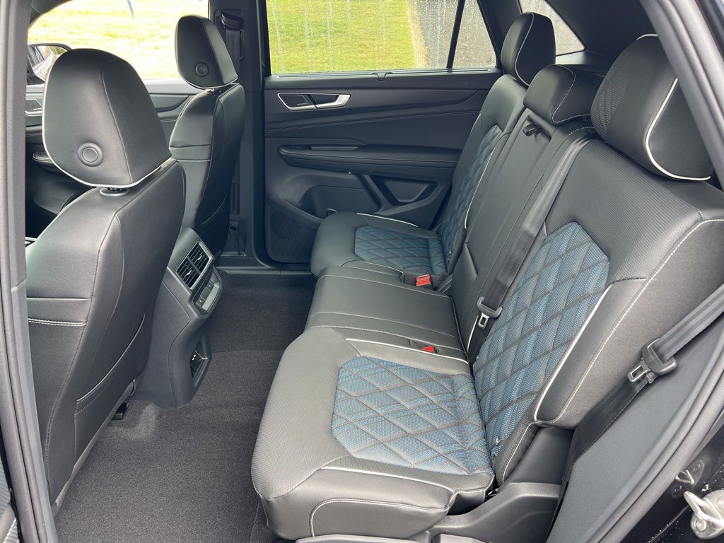 2026 Volkswagen Atlas Cross Sport SEL Premium R-LINE - Photo 25