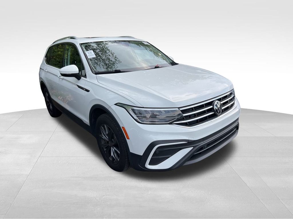 2022 Volkswagen Tiguan SE photo 2