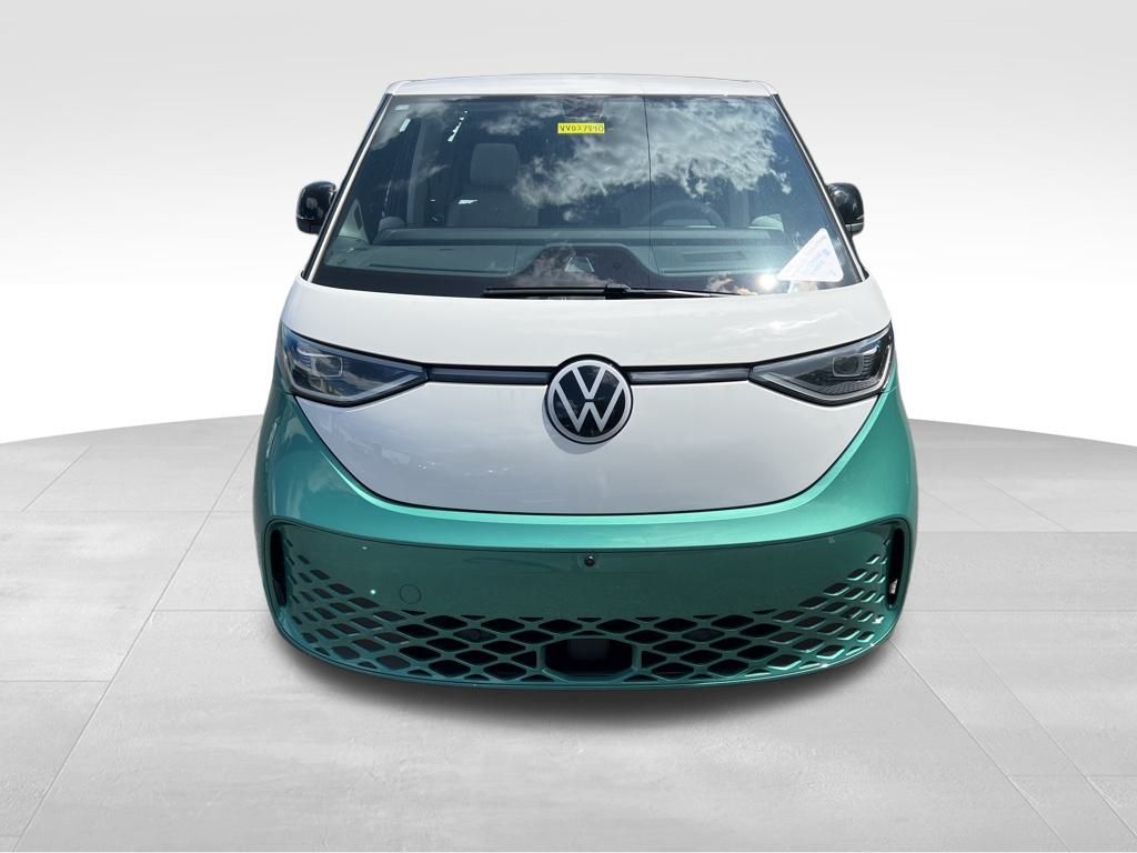 2025 Volkswagen ID. Buzz Pro Plus photo 2