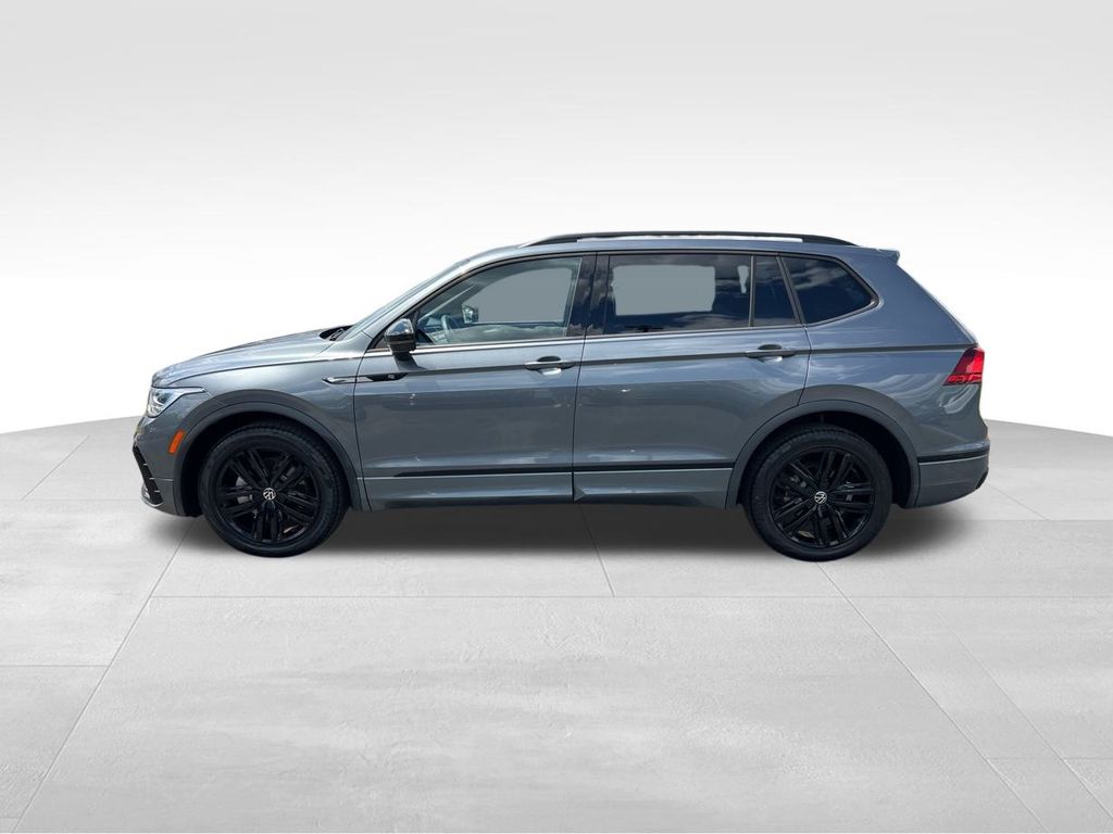 2022 Volkswagen Tiguan SE R-Line Black photo 3