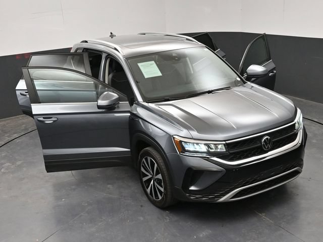 2023 Volkswagen Taos SE - Photo 29