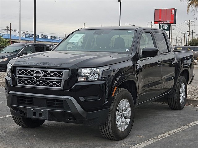 2023 Nissan Frontier SV's photo