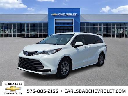 2022 Toyota Sienna LE
