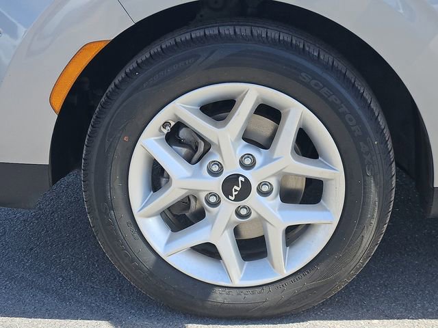 2023 Kia Soul LX - Photo 9