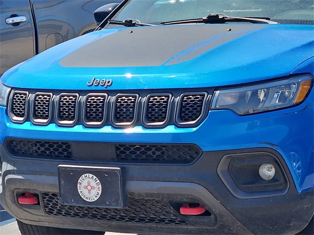 2023 Jeep Compass Trailhawk photo 2