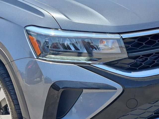 2023 Volkswagen Taos SE - Photo 8