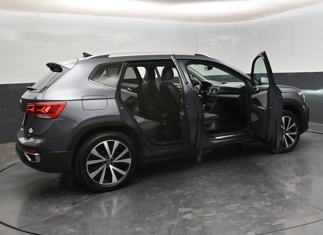2023 Volkswagen Taos SE - Photo 32
