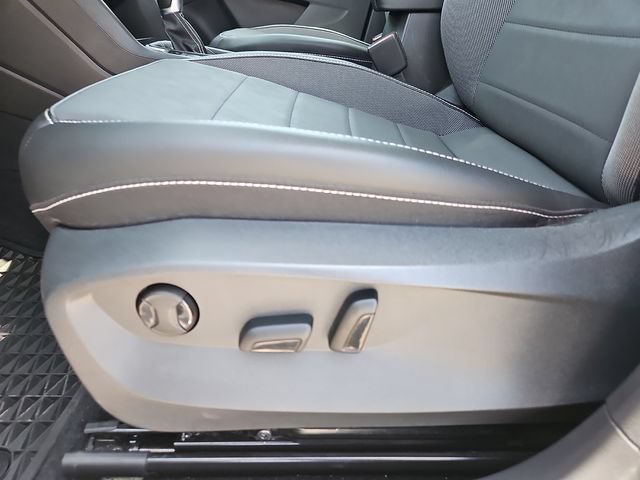 2023 Volkswagen Taos SE - Photo 14
