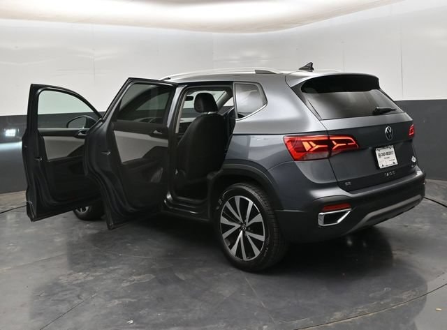2023 Volkswagen Taos SE - Photo 30
