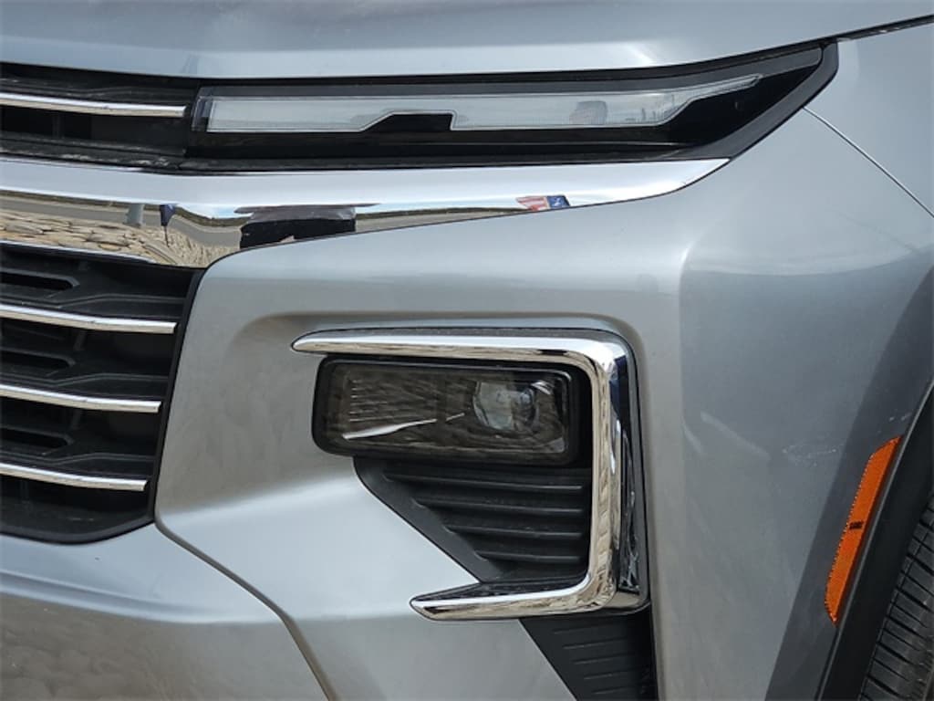 Used 2025 Chevrolet Traverse LT SUV