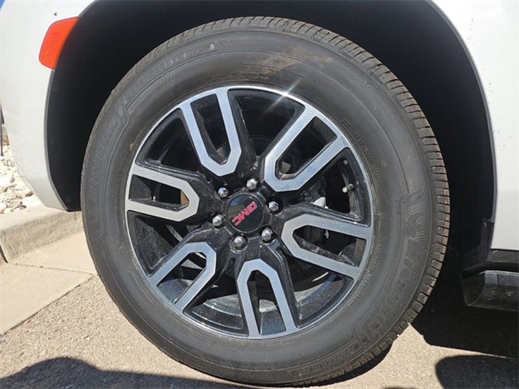 Used 2024 GMC Yukon AT4 SUV