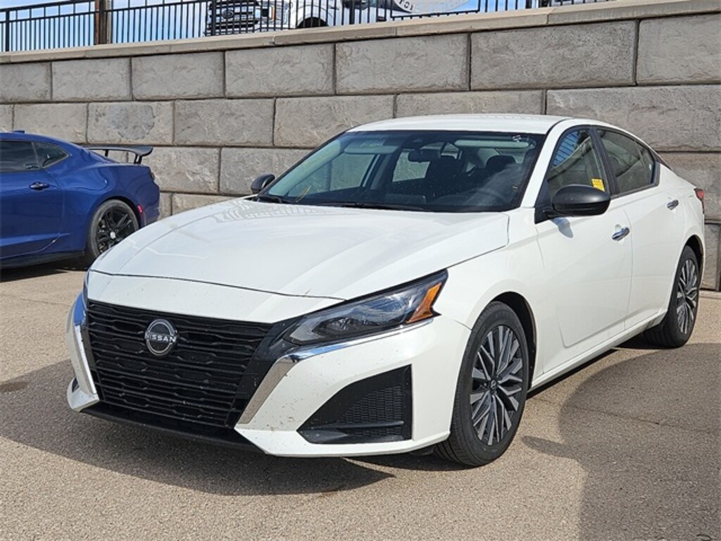 Used 2024 Nissan Altima 2.5 SV Sedan