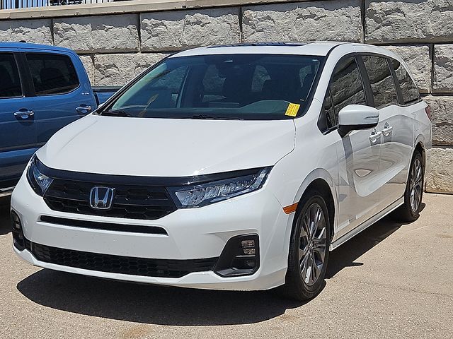 2025 Honda Odyssey Touring's photo
